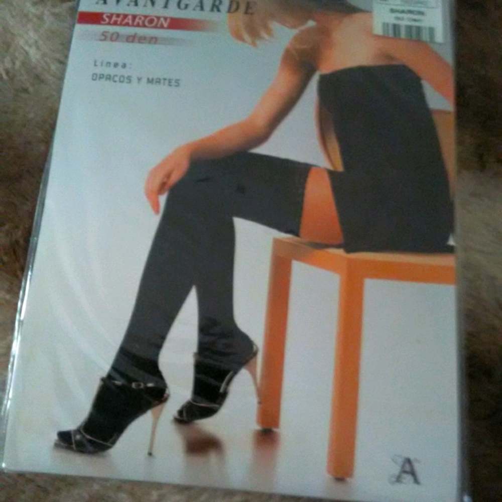 BNIB AVANTGARDE Italian Soft Opaque Tights